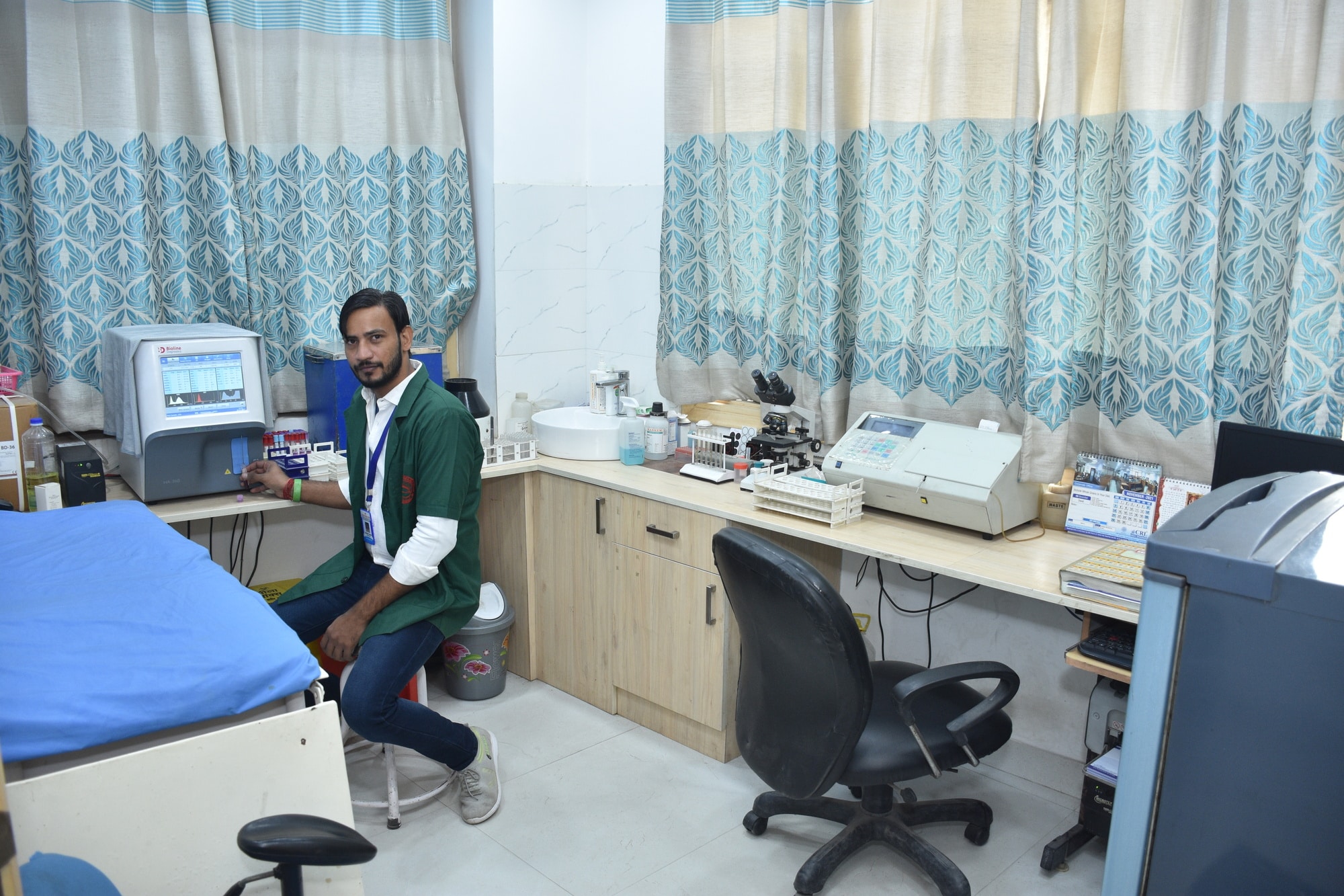 Diagnostic Lab with Equipment